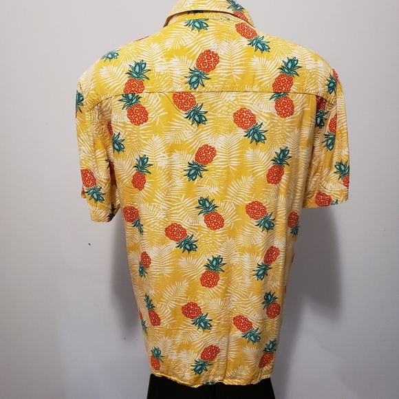 Margaritaville Men's Hawaiian Caribbean Button Down Shirt  Pineapple Pri… - Picture 5 of 9